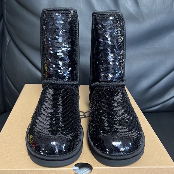 New UGG Classic Short Sequins Boots